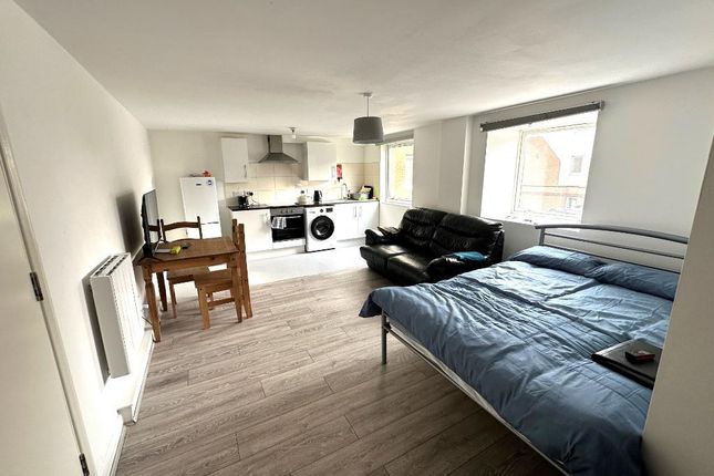 73, Milliners Court, Luton photo 2