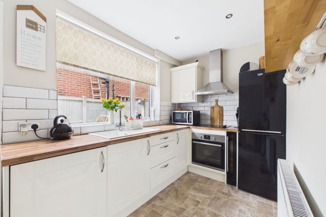 1, Greenfield Avenue, Leeds photo 3