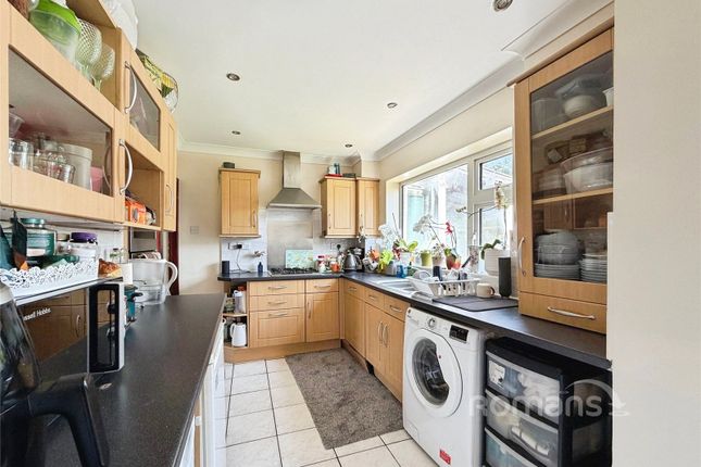 151, Cheyne Way, Hampshire photo 3