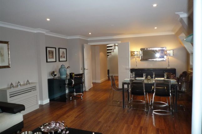 Boydell Court, 1010, St Johns Wood Park, St Johns Wood photo 4