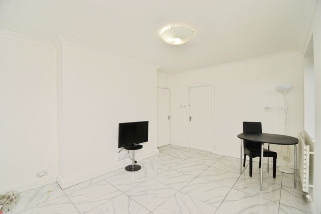 140, Casterbridge Road, London photo 3