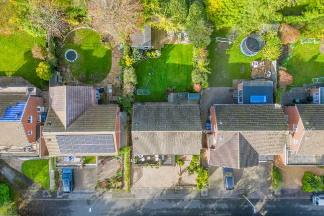 5, Sandon Close, Tring photo 2