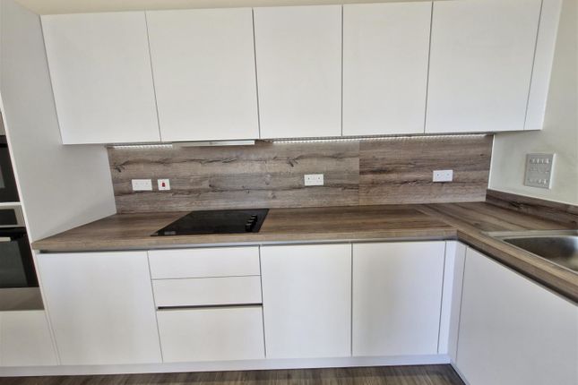 Hawfinch House, Moorhen Drive, London photo 3