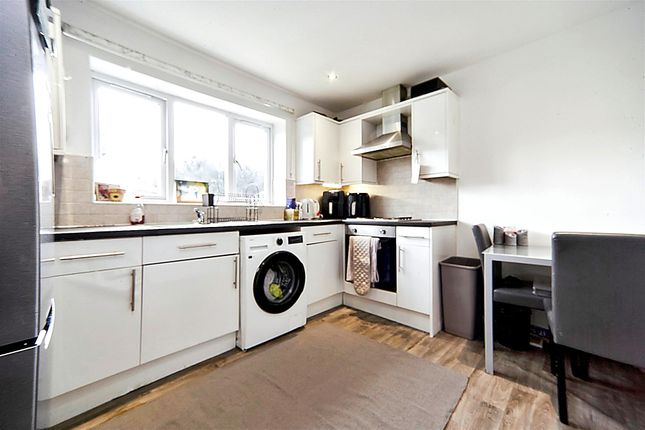 Flat 3, Iveson Villas, Iveson Road, Leeds photo 3