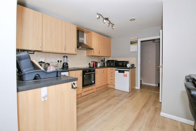 16, Beaumont Way, Peterborough photo 3