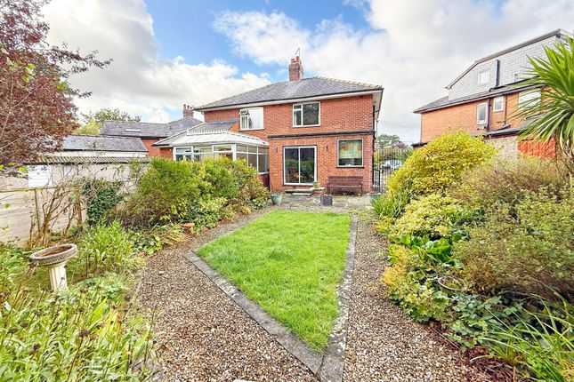 17 Forest Crescent, Harrogate photo 3