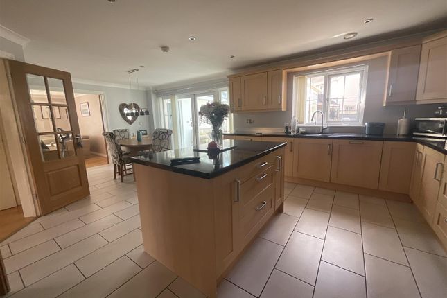 8, Hen Felin, Ammanford photo 3