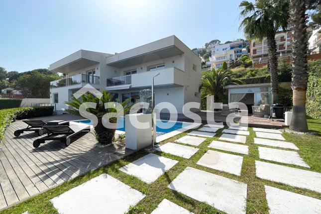Villa for sale in Street Name Upon Request, Blanes, Es