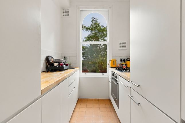 Flat 5, 75, Dartmouth Park Hill, London photo 4