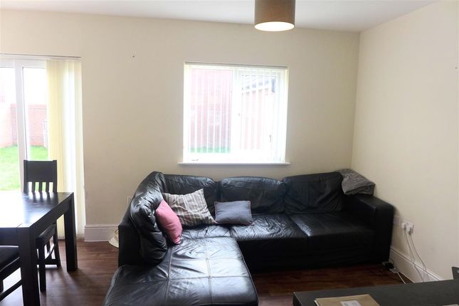 Room in 29, Leader Street, Bristol photo 3