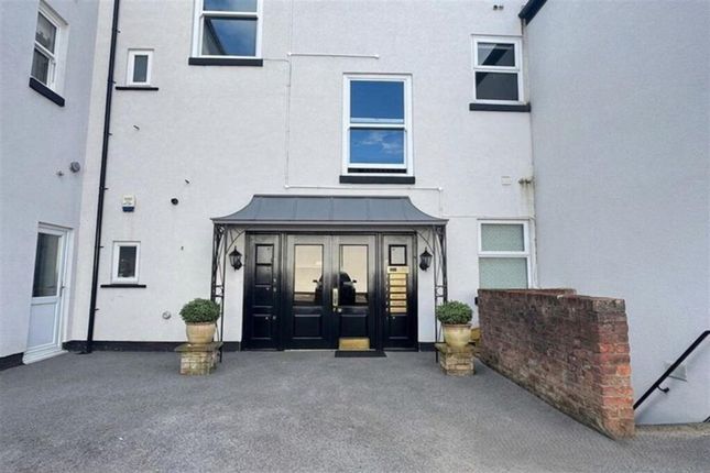 Flat 4, Southfield Richmond Road, Altrincham photo 2