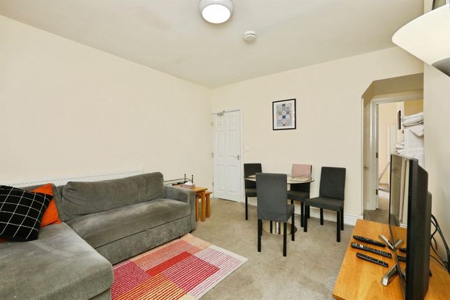 4, Victoria Road, Retford photo 4