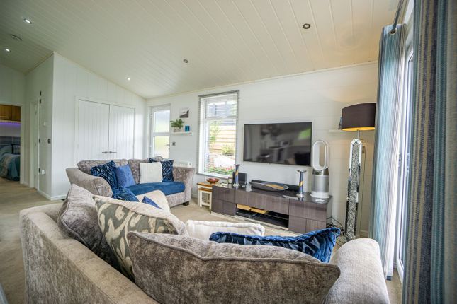 L5 The Warren, Pwllheli photo 5
