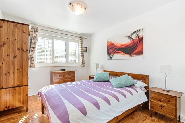 Thumbnail Flat for sale in Naples Court, London