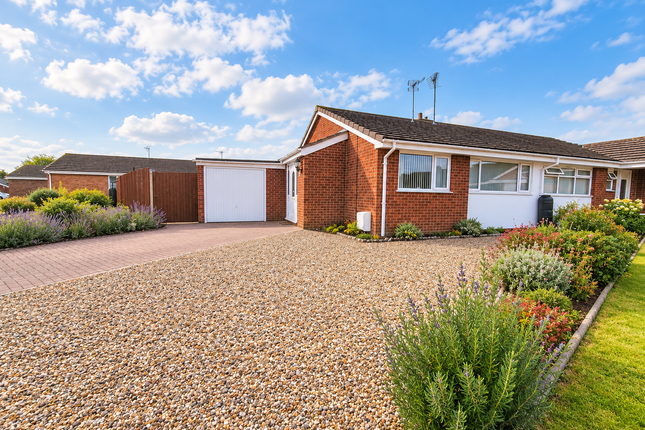 2-bed bungalow on 29, Leggatt Drive, Bramford, Ipswich, Suffolk, IP8 , £295,000