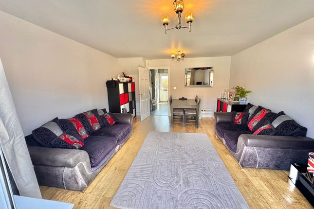 7 Petunia Close, Nuneaton photo 5