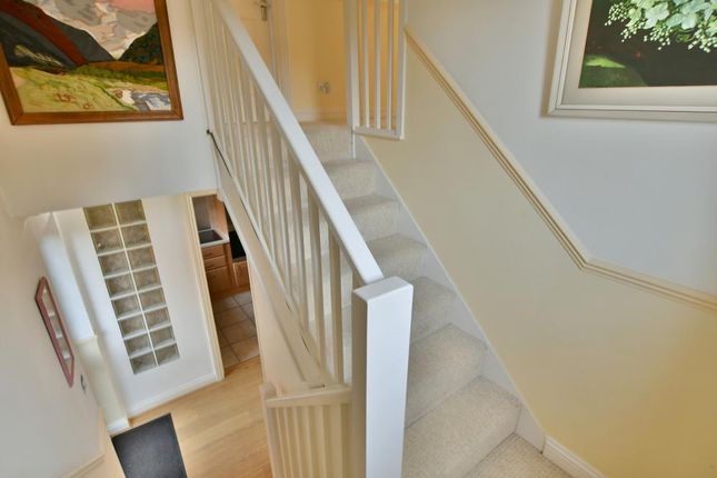 7, Lewens Close, Wimborne photo 3