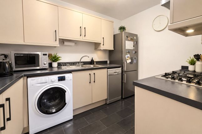 Flat 27, Siric House, Circular Road South, Essex photo 2
