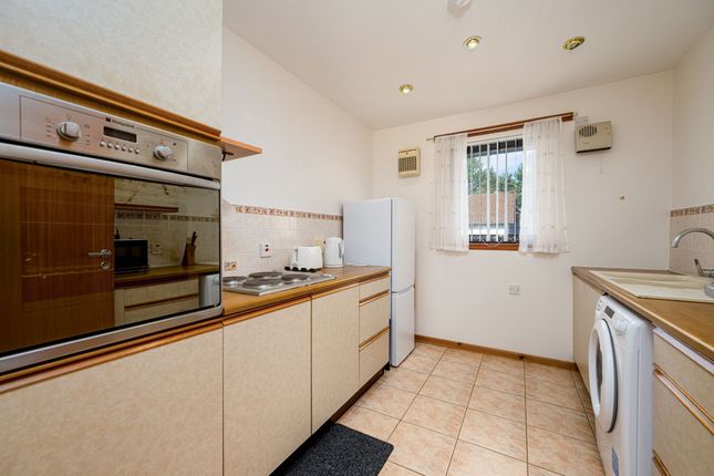 12a Naughton Place, Dundee photo 4