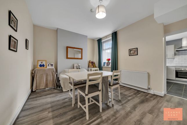 34 Bradford Street, Caerphilly photo 4