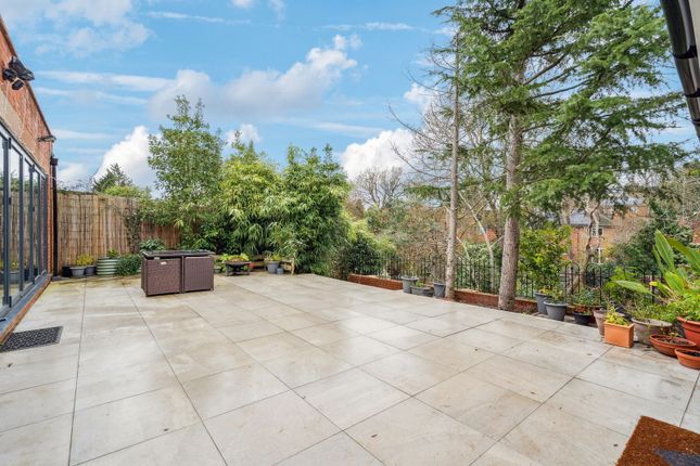 18, Highfield Road, Northwood photo 4