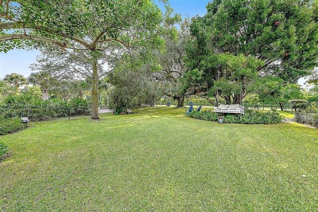 Property for sale in 120 Se Turtle Creek Drive, Jupiter, Florida, 33469, United States Of America