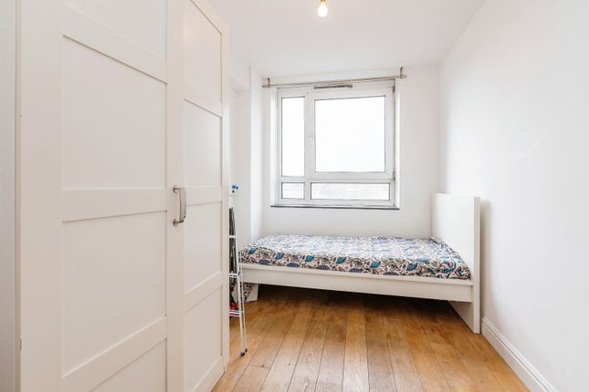 Flat for sale in Clarence Gardens, London