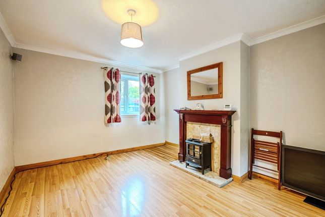 45, Hughes Crescent, Chepstow photo 2