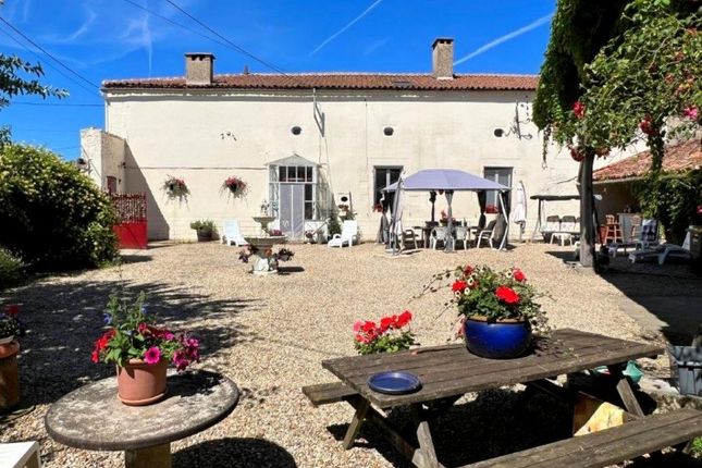 Thumbnail Property for sale in Lizant, Poitou-Charentes, 86400, France