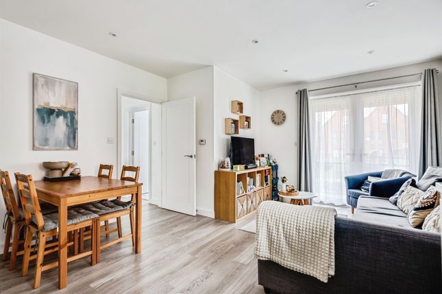Flat 144, Minor House, William Morris Close, Oxford photo 4