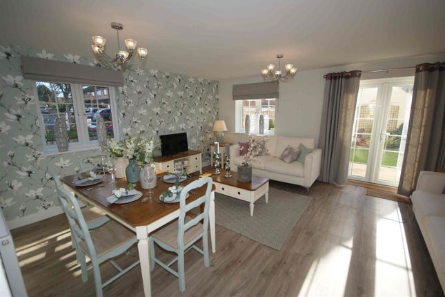 Detached house to rent in Greenhouse Gardens, Cullompton, Devon
