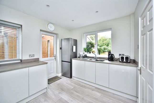 27, Bramley Road, Tonbridge photo 3