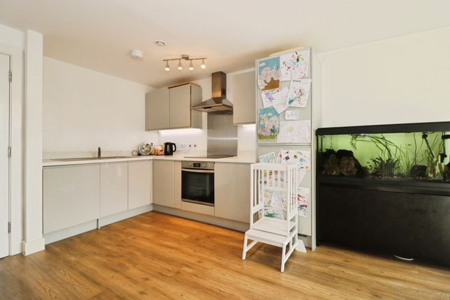 Flat 3, Admiral House,, Captains Garden, Bristol photo 4