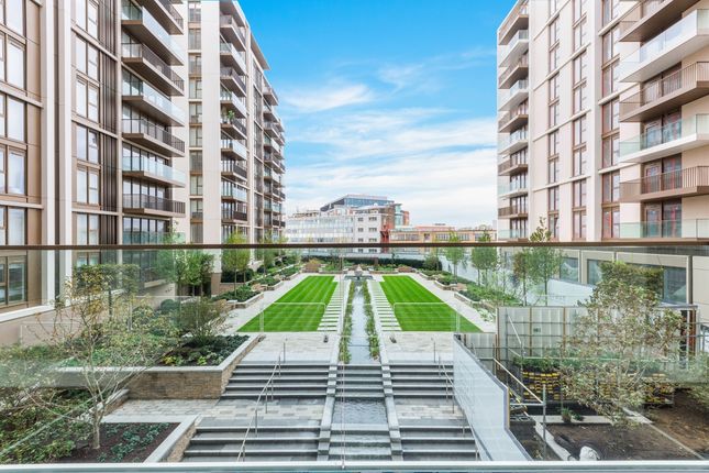 Flat to rent in Belvedere Row Apartments, White City Living, White City