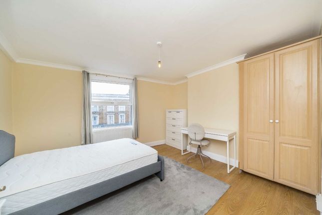 1A, Cranmer Court, Clapham High Street, London photo 4