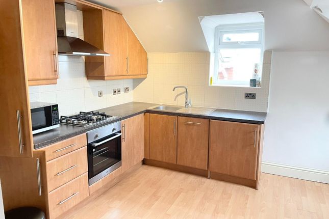 Second Floor Flat, Flat 5, 71 Lampton Road, Hounslow photo 4