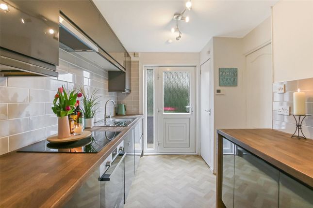 8, Craigend Crescent, Glasgow photo 4