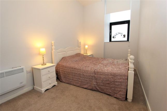 Flat to rent in New York Road, Leeds