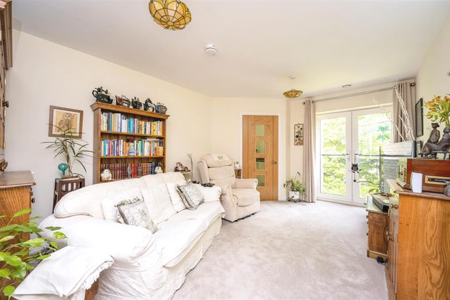 Flat for sale in Deans Park Court, Kingsway, Stafford, Staffordshire