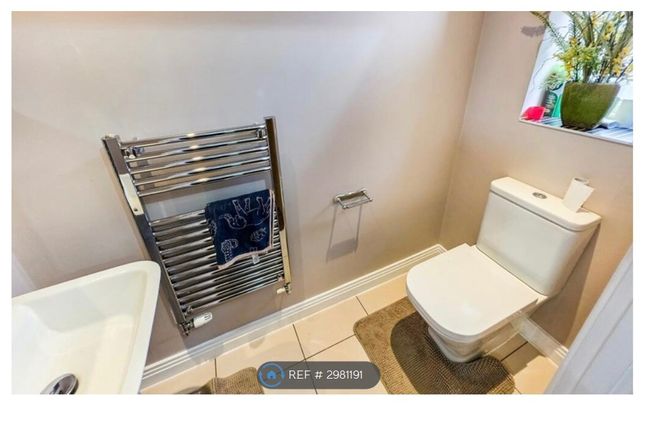 Repton Crescent, Earley, Reading photo 5