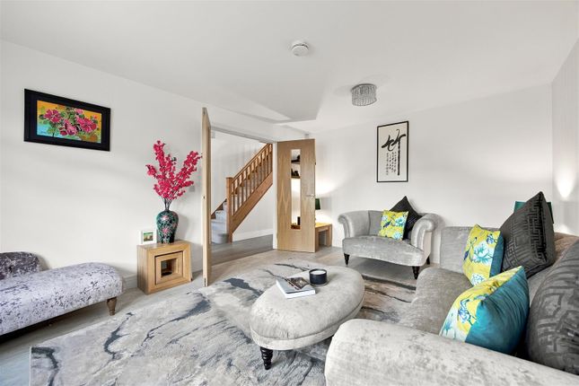 66, Ninian Crescent, Lenzie photo 4
