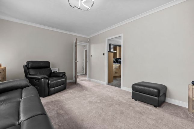 5, Glenbervie Crescent, Larbert photo 4