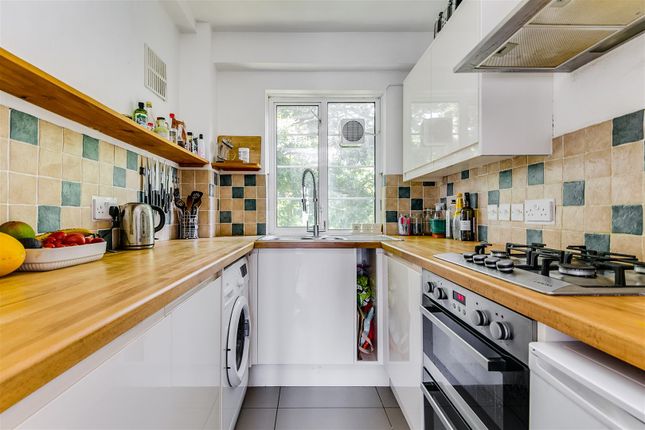 15, Chiswick Village, London photo 4