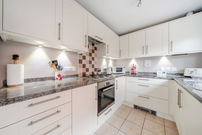 48, Torvill Drive, Wollaton photo 2