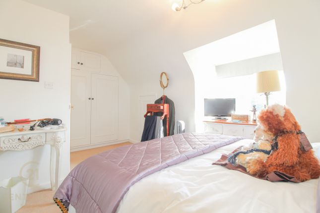 Terraced house to rent in Cambisgate, Church Road, London