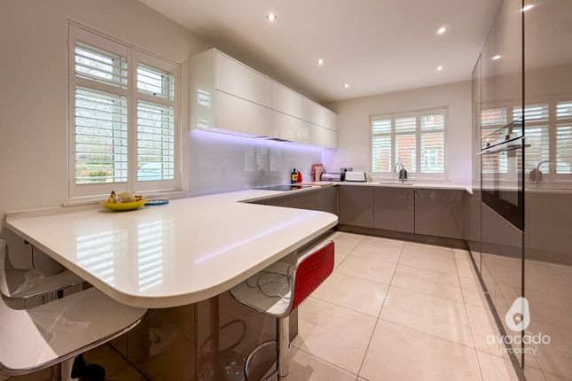 6, Barn Croft Drive, Reading photo 2