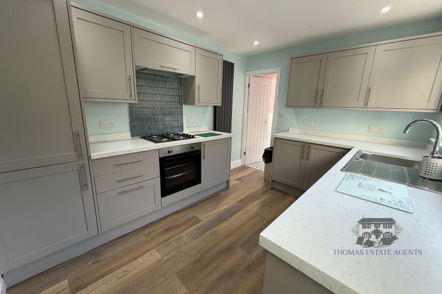 8, Union Street, Pentre photo 4