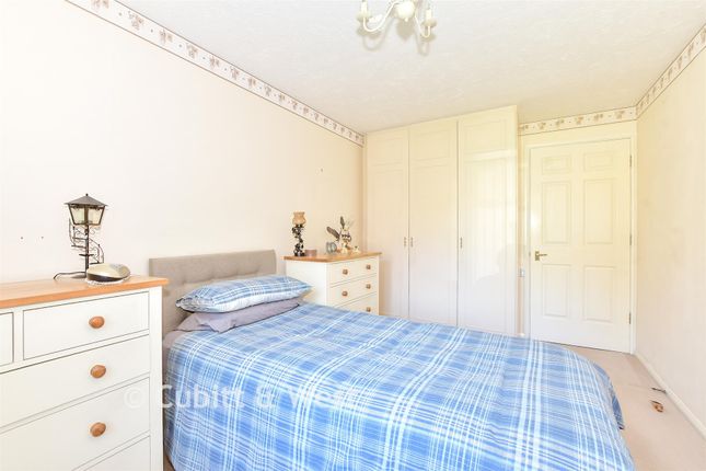 Dene Court, Holman Close, Waterlooville photo 3