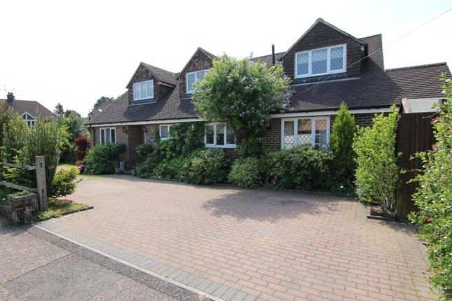 Thumbnail Bungalow for sale in Lynton Close, Hurstpierpoint, Hassocks, West Sussex