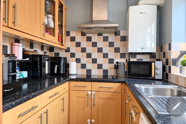 127, Hazebrouck Road, Faversham photo 4